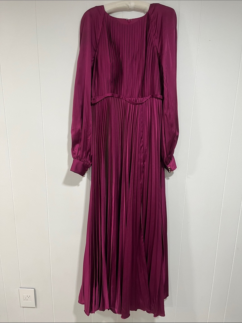 IEENA FOR MAC DUGGAL Pleated High Neck Long Sleeve Gown with Slit - Picture 4 of 13